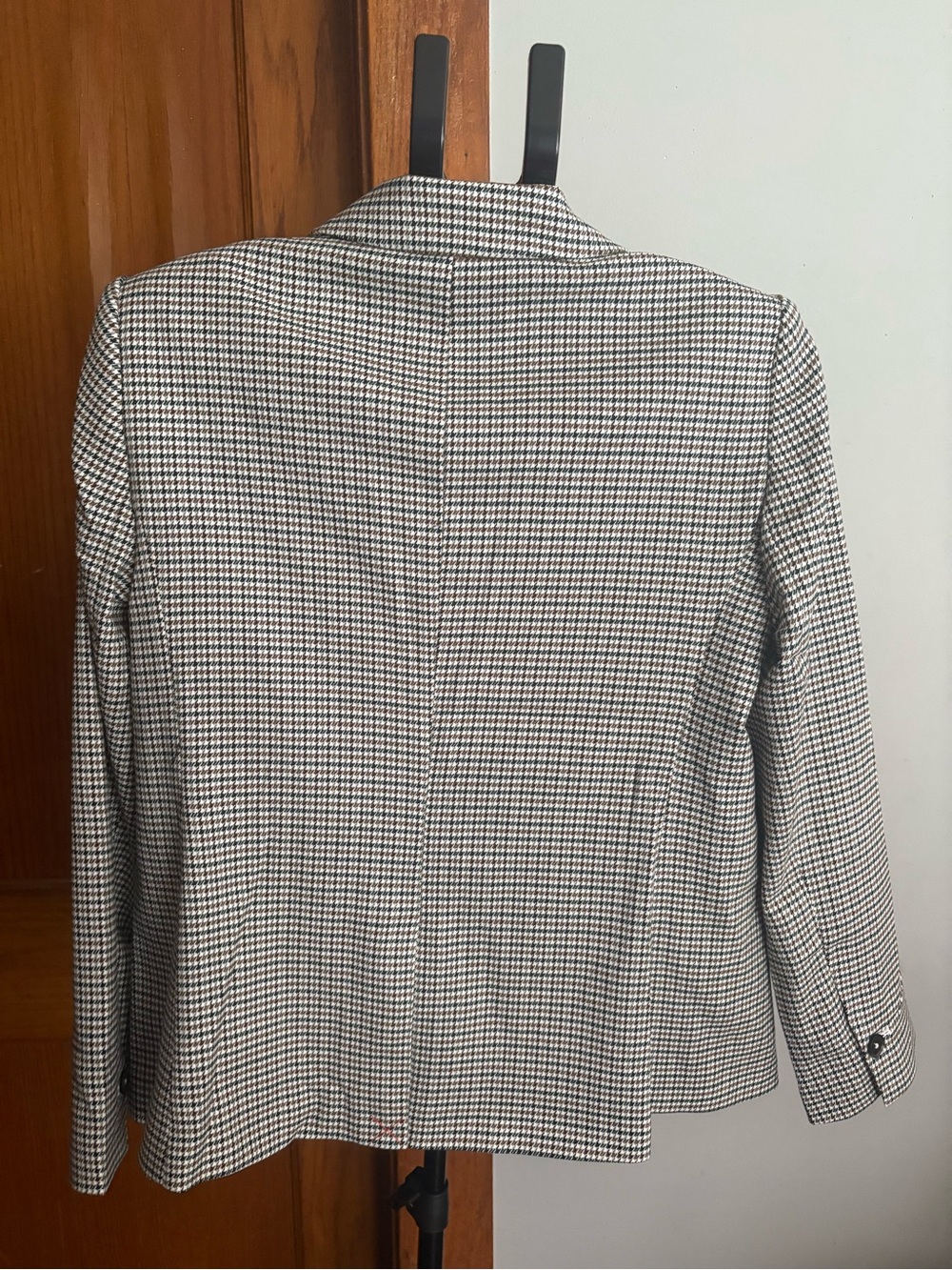 Ann Taylor Factory Petite Houndstooth Blazer — Size 12P - Picture 5 of 8